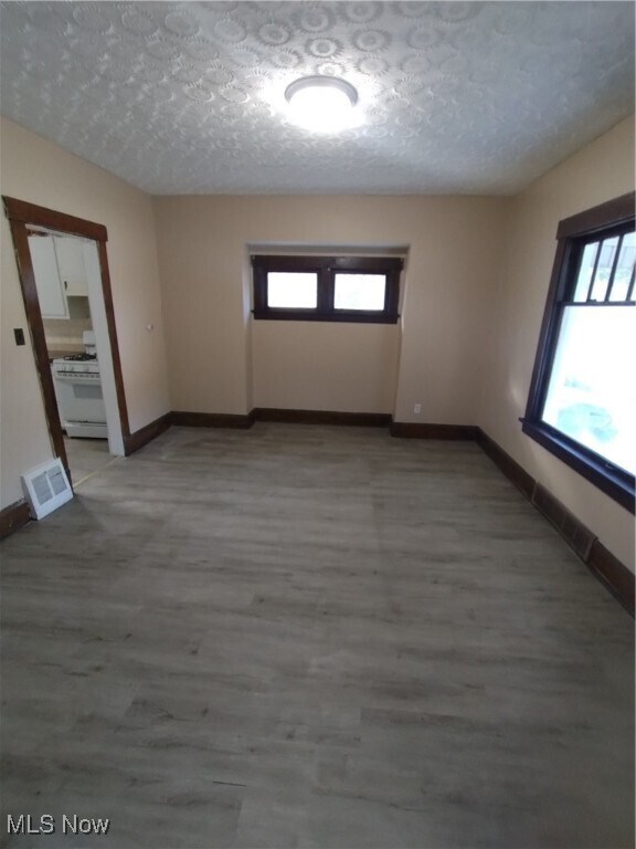 23 Livingston St House House Rental in Youngstown, OH