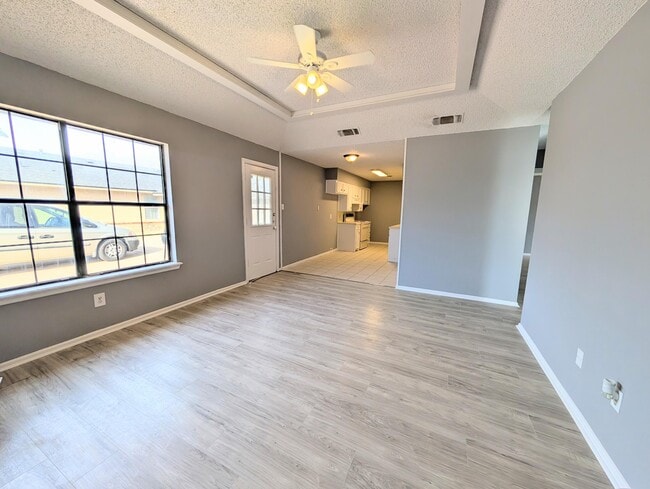 Photo - 6108 37th St