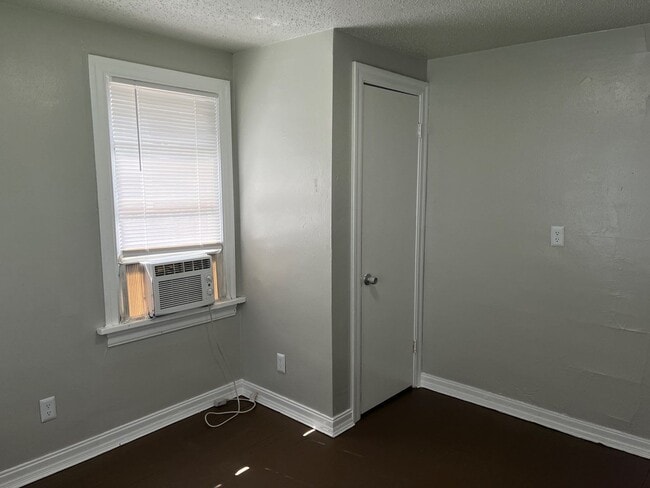 Photo - 3400 NW 15th St Unit B2