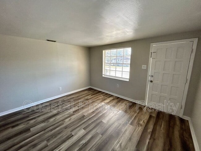 Photo - 1016 E Seneca Ave Unidad A