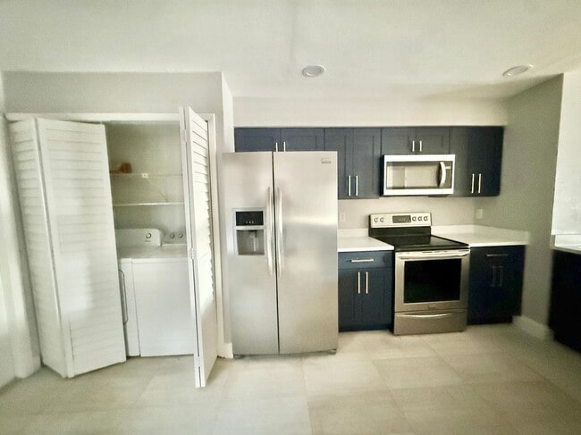 4815 Walden Cir