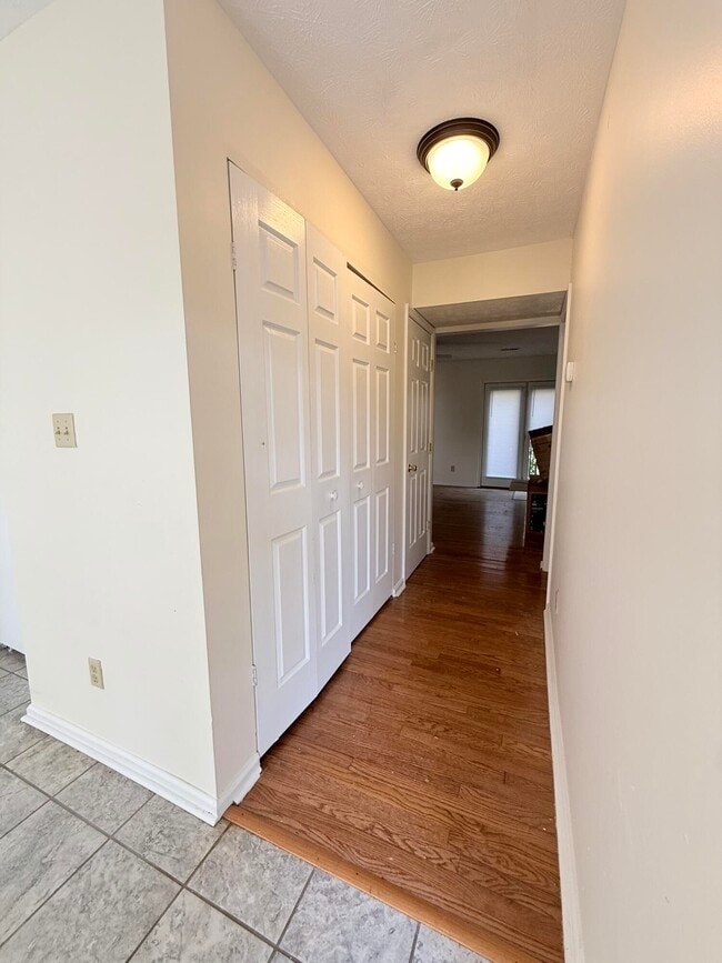 Photo - 200 Shamrock Ln