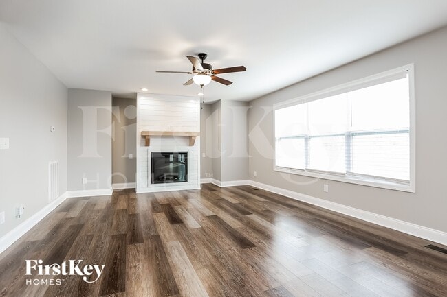 Photo - 1309 Harmon Ln