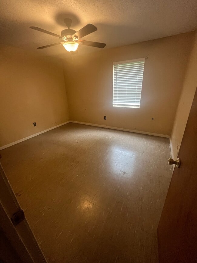 Photo - 516 Summit St Unit 3 s available