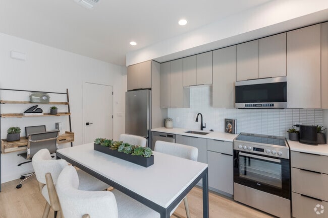2BR, 2BA - 1,127SF - Kitchen