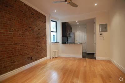Building Photo - 380 E 10th St Rental