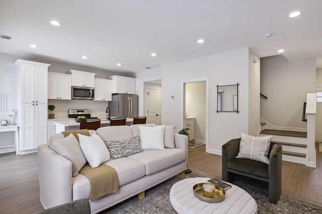 Building Photo - Model 3 Bedroom Town Home