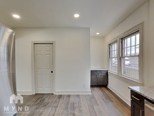 Photo - 1724 Woodlawn Ave