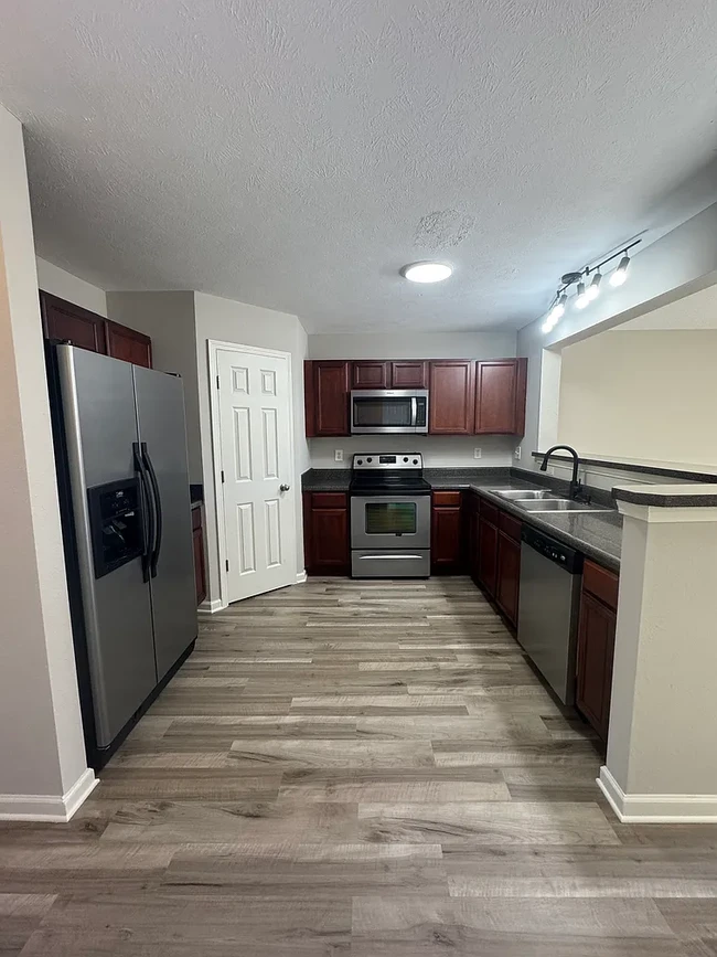 Newely refreshed kitchen - 1961 Shaylin Loop Condo Unit 1916 Shaylin Loop