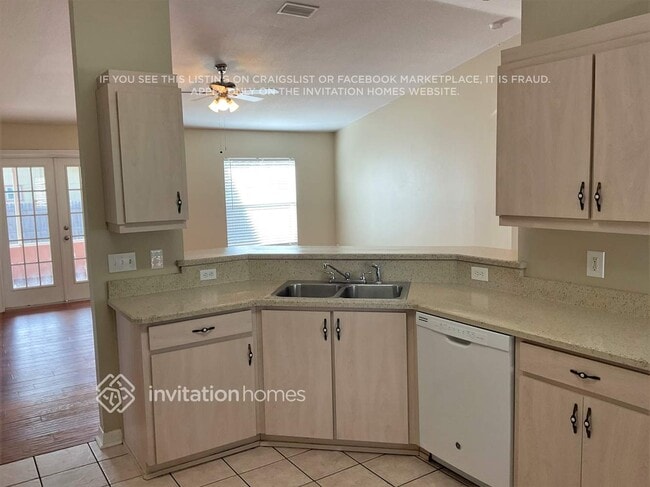 Photo - 3004 Juniper Dr