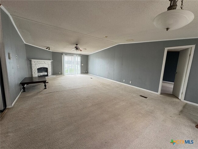 Photo - 1758 Ilka Switch