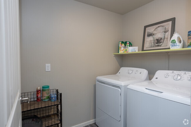 2BR, 2BA - 1,315SF