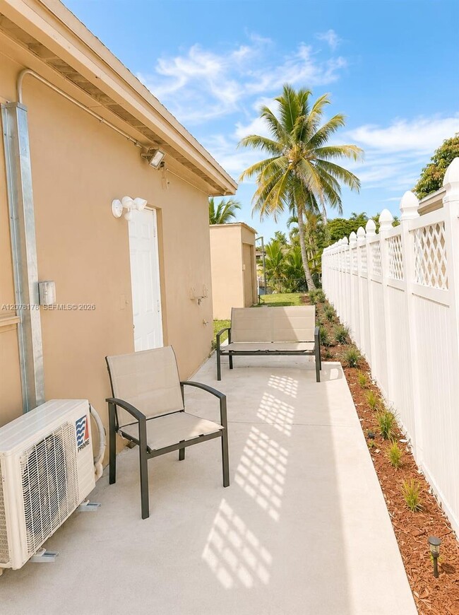 Building Photo - 1740 NW 113th Ave Unit 1