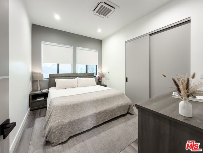 Photo - 13356 Beach Ave Unidad 1/2