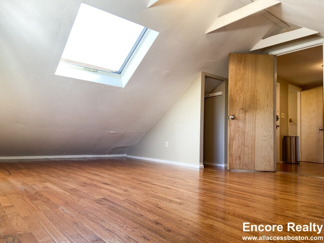 Photo - 8-8 Sunset St Unit 4