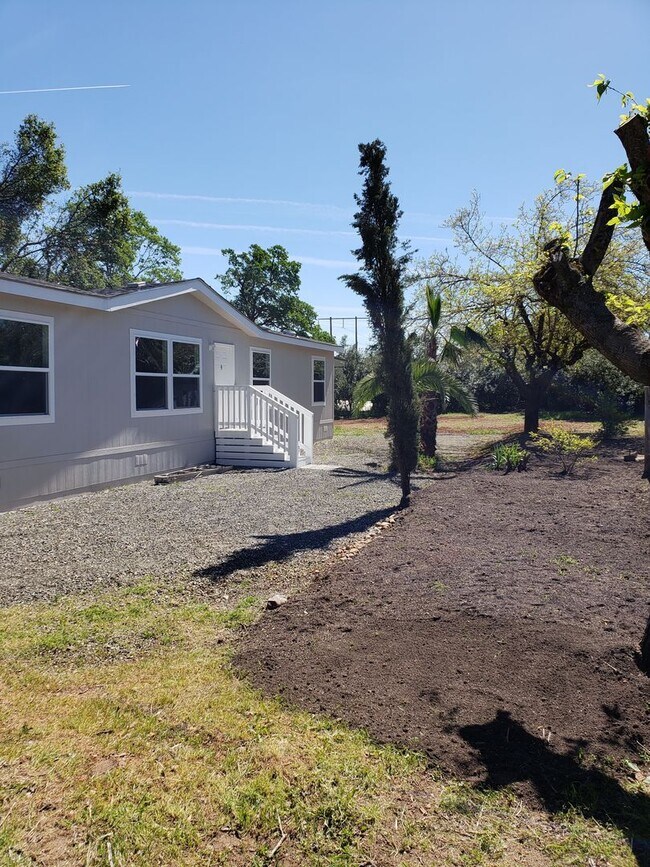 Photo - 24 X 60 MANUFACTURED HOME ON 1 1/3 ACRES