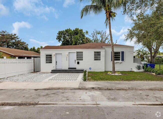 Building Photo - 345 NW 44th St Rental