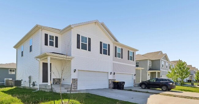 Photo - 289 NW Charlestown Ln