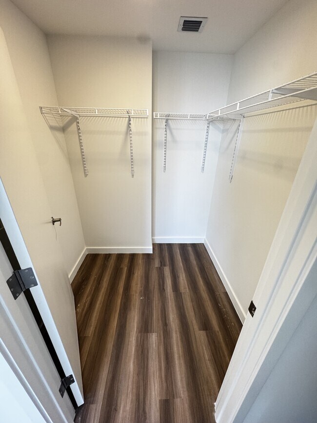3B 2B - Bedroom Closet