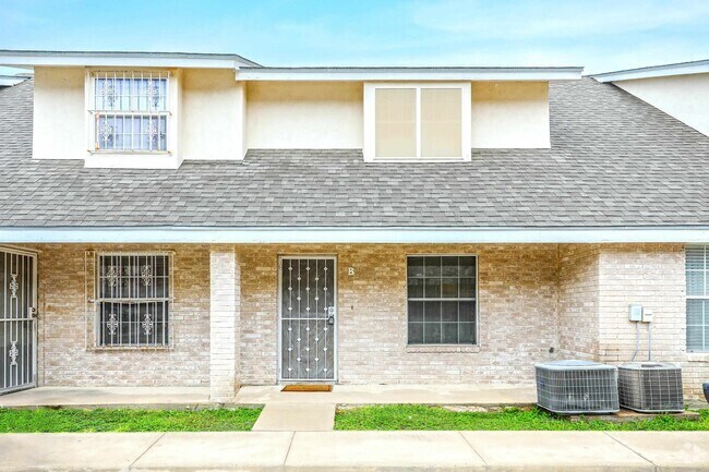 Building Photo - 8911 McPherson Rd Unit 3B Rental