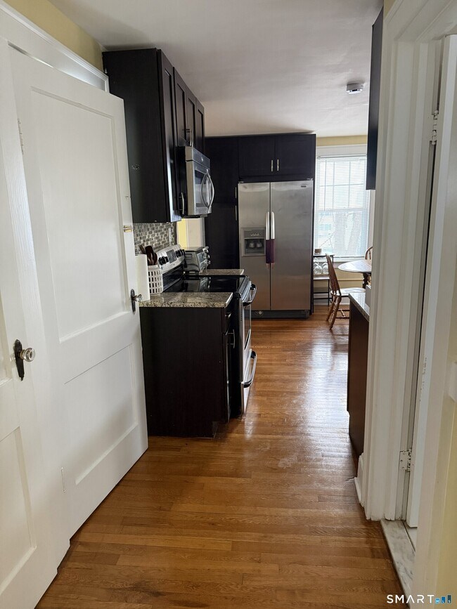 75 Birdsey Ave