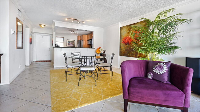 Photo - 4800 Bayview Dr Unit 605A