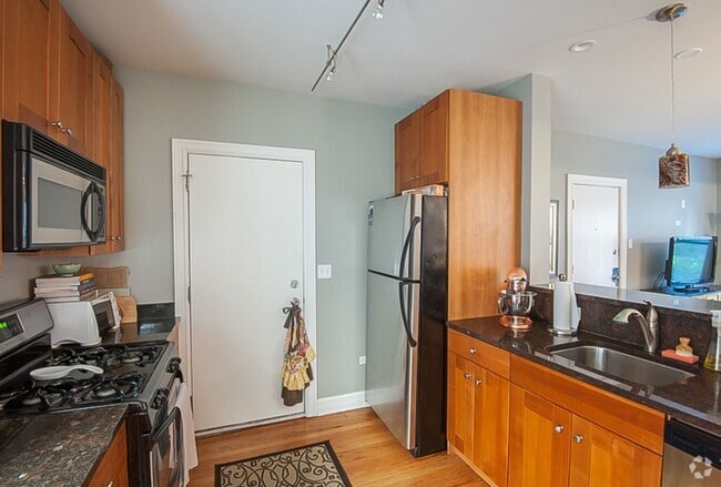 Building Photo - 3814 N Sheffield Ave Rental