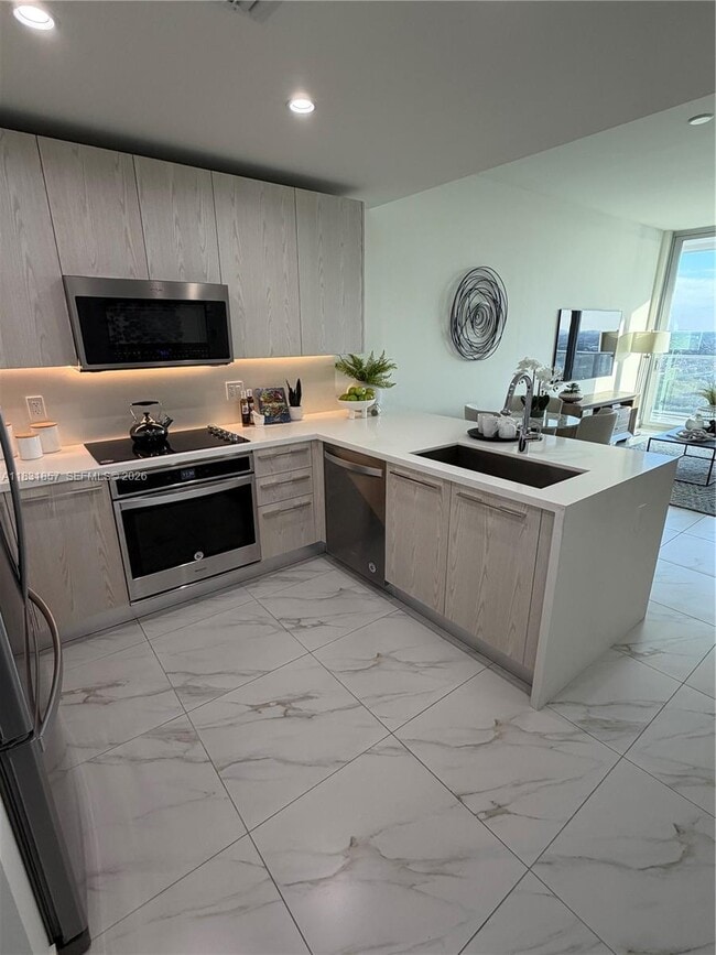 Photo - 2000 Metropica Wy Unit 2108