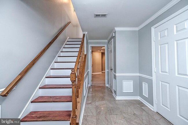 Building Photo - 105 Sunny Hill Ct