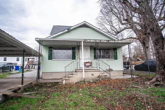 Building Photo - 525 Sewanee St