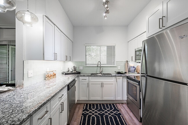 Building Photo - Walnut Hill Las Colinas