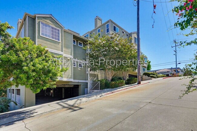 4204 Third Ave Unit 11