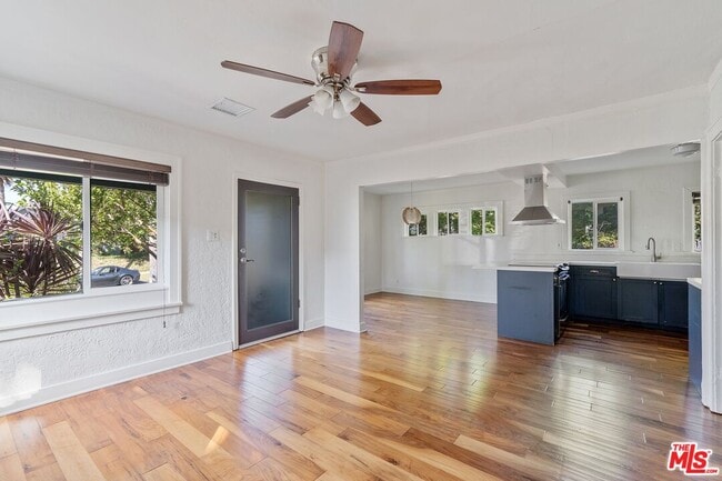 Photo - 1242 N Commonwealth Ave