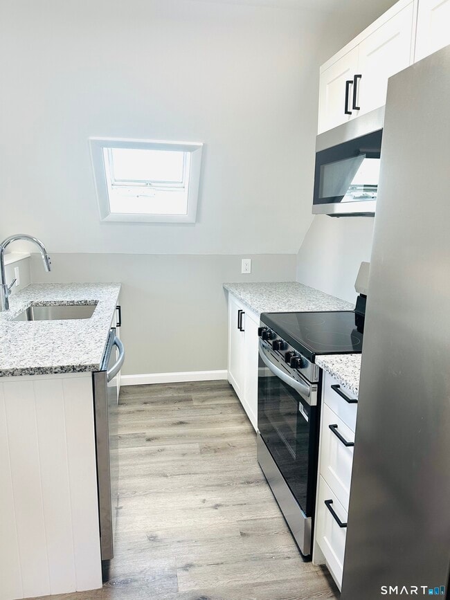 Photo - 438 S Main St