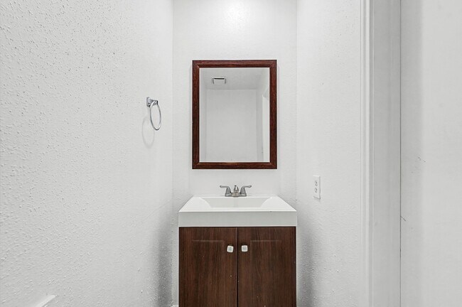 Photo - 8334 Country View Dr