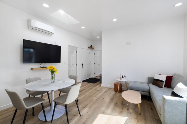 Photo - 1048 Empey Way Unidad SI ID1523930P