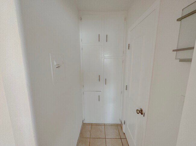 Photo - 14830 Chadron Ave