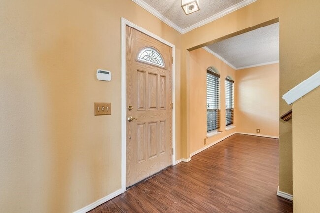 Photo - 220 High Pointe Ln