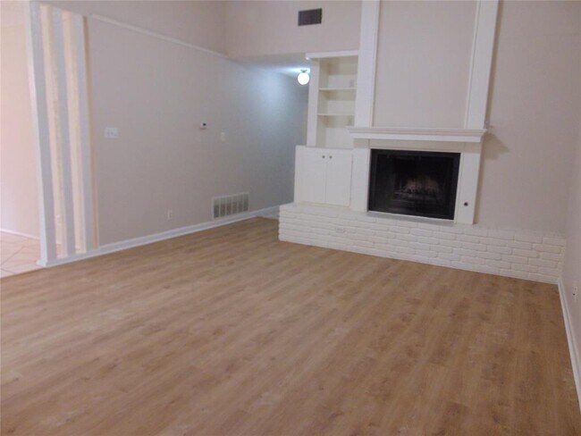 Photo - 10301 Ray Ave