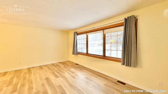 Building Photo - 2424 Howland Av