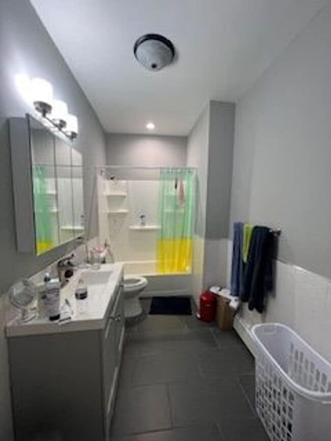 Photo - Spacious 3BR (or 2BR + Office) w/ In-Unit Laundry – Renovated, Near Yale SOM Unidad 2R