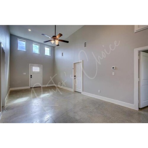 Photo - 709 Maple St