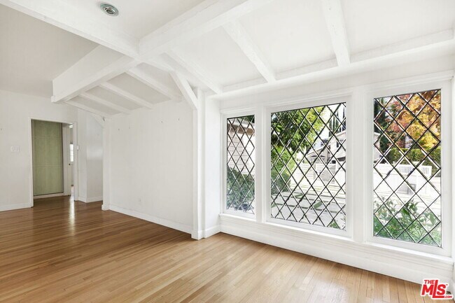 Photo - 4343 Noble Ave