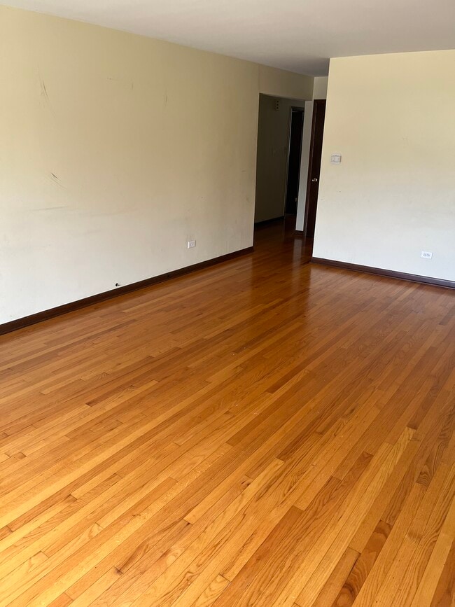 Building Photo - 332 Luella Ave Unit # 2