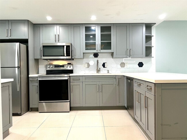 Photo - 7450 NW 17th St Unidad 110