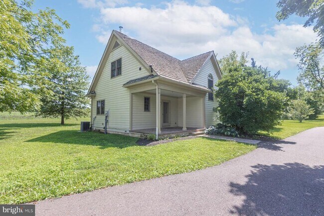 Photo - 6064 Saw Mill Rd