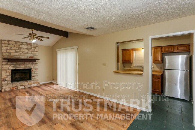 Photo - 1120 Royal Crest Dr