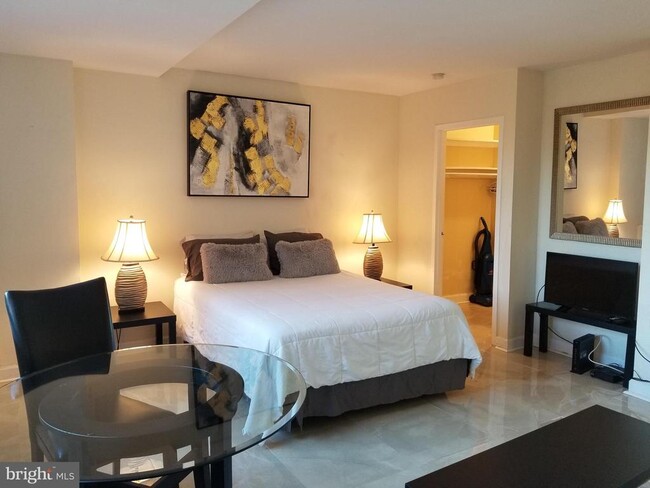 Photo - 1011 Arlington Blvd Unit 602