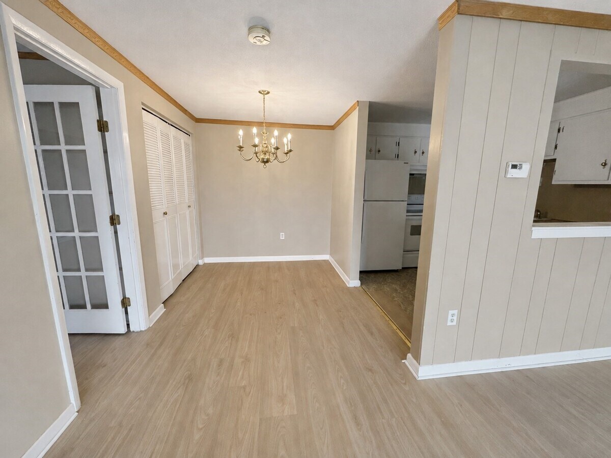 Photo - 10 Williamsburg Ct Unit 21
