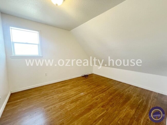 Photo - 3580 Doyle St